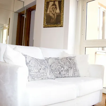 Apartment Live In The Heart Of *